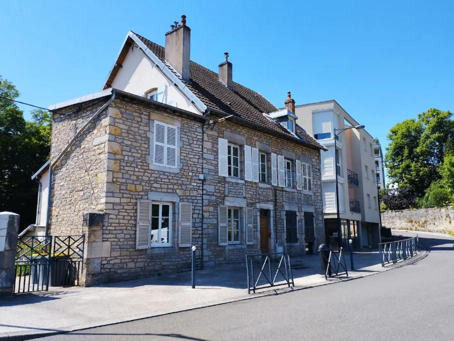 Les Glycines, un air de campagne à la ville Besançon Extérieur photo